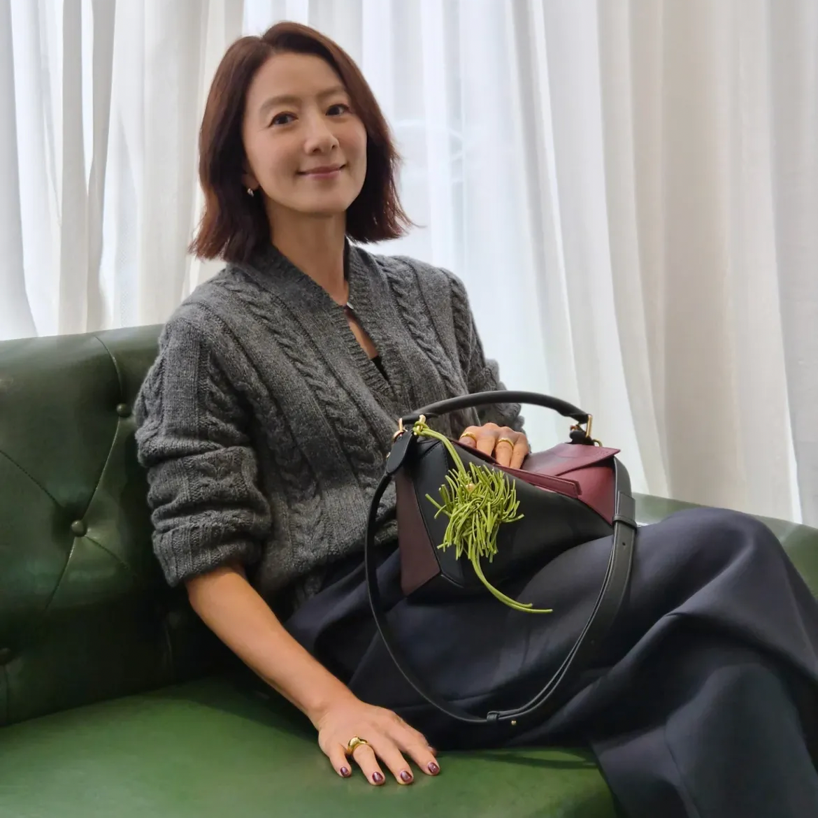 Behind-the-scenes cut of Kim Heeae