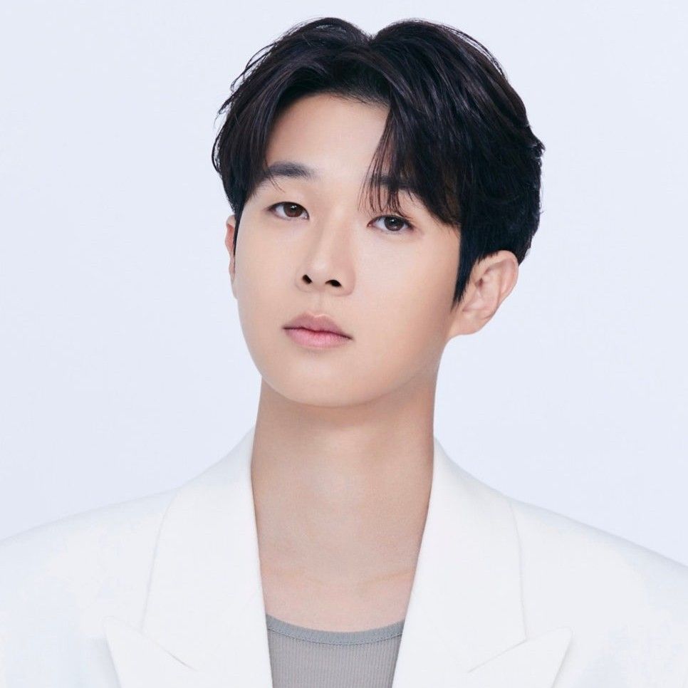 Latest photo of Choi Wooshik