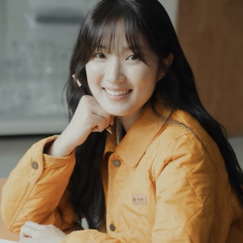 Recent activity shot of Kim Hyeyoon