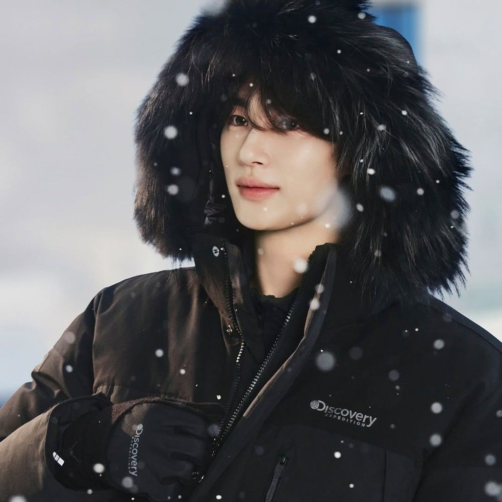 Recent activity shot of Byeon Wooseok