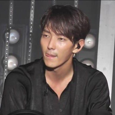Behind-the-scenes cut of Lee Joongi