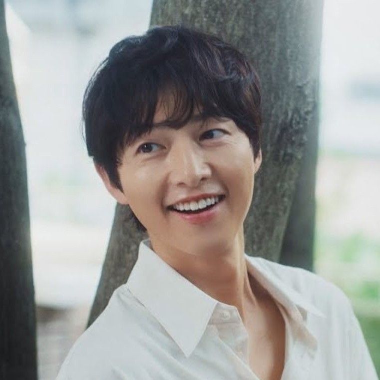 Recent activity shot of Song Joongki