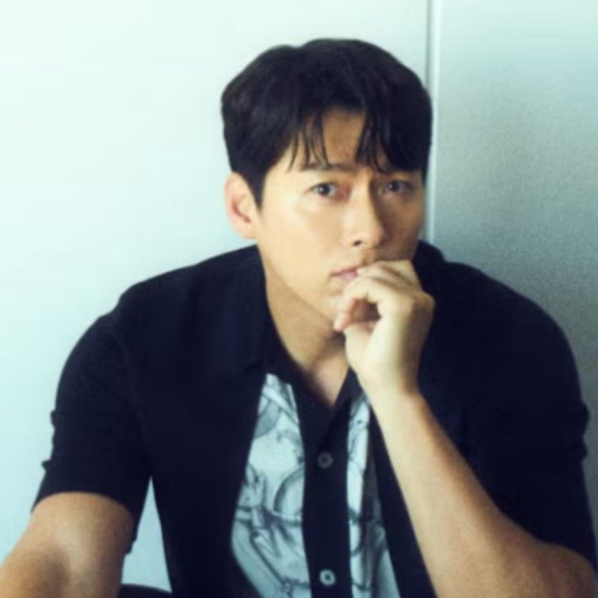 A moment captured by a fan of Hyun Bin
