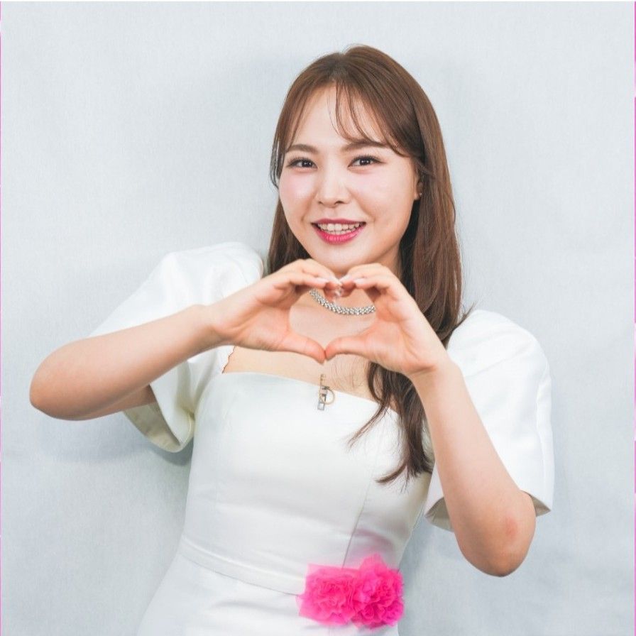 Behind-the-scenes cut of Miss Kim