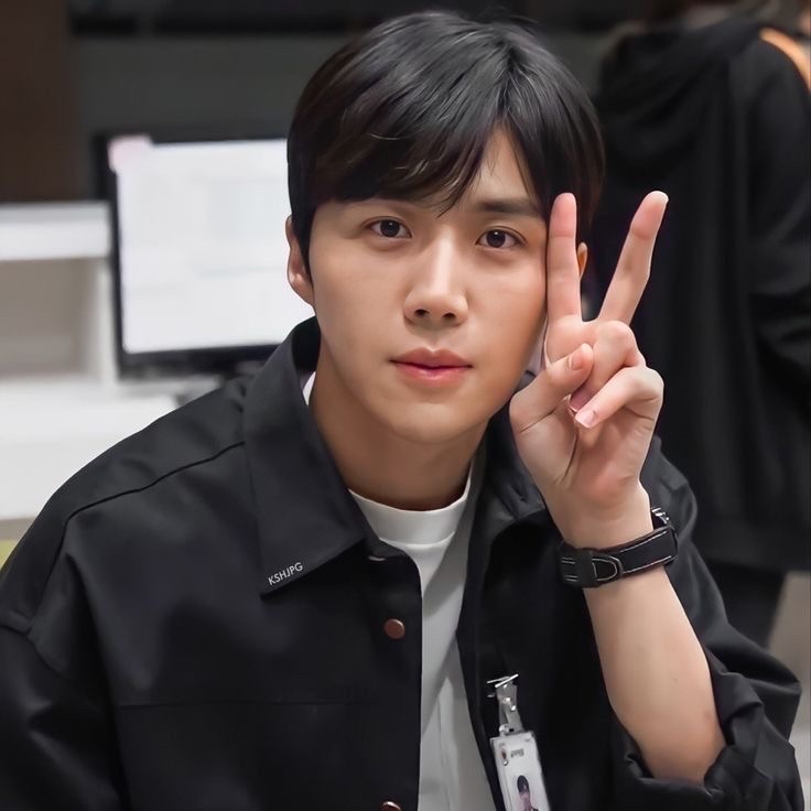 Behind-the-scenes cut of Kim Seonho