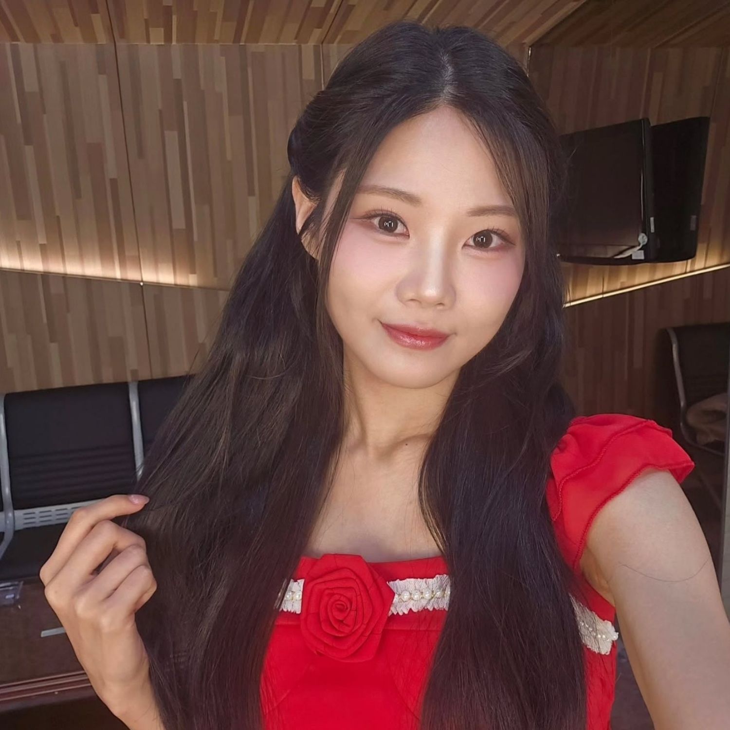 Recent activity shot of Bae Ahyeon