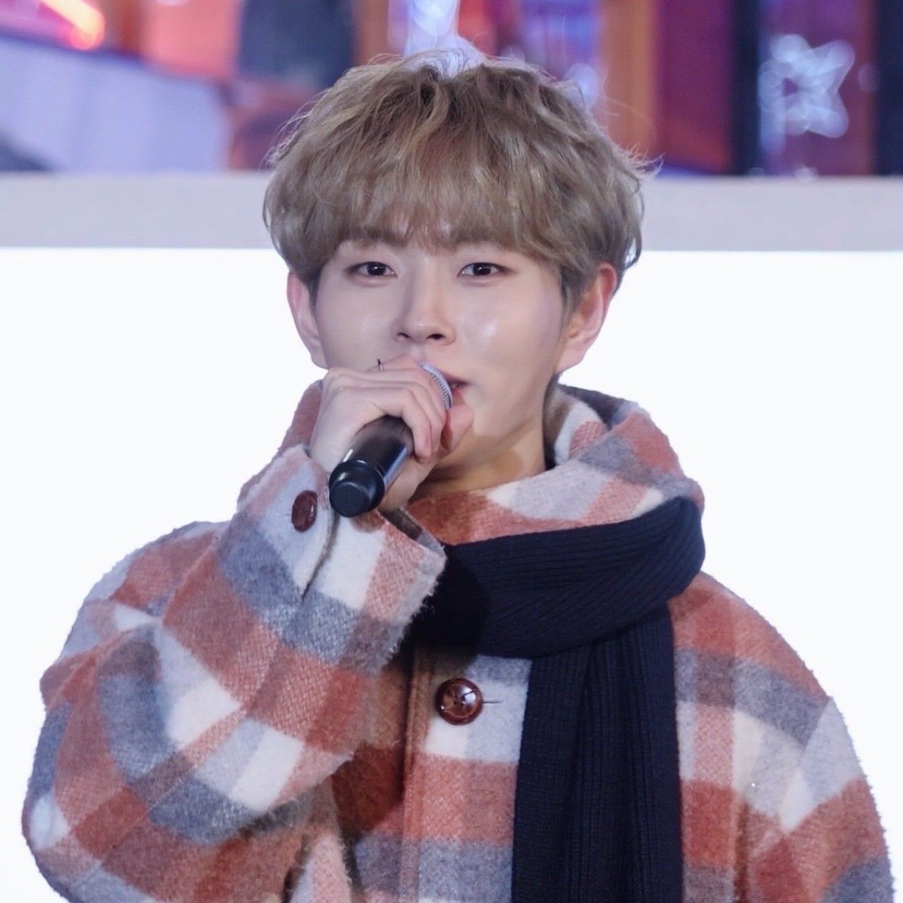 Lee Byeongchan的最新照片