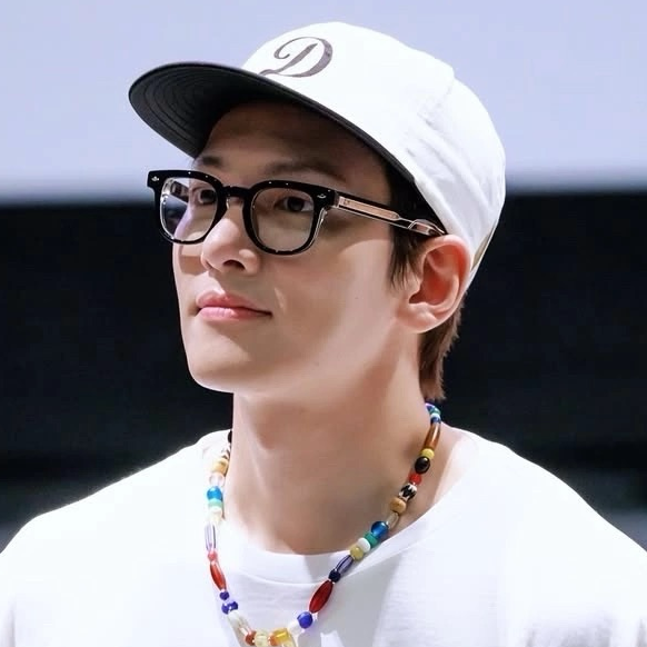 Behind-the-scenes cut of Ji Changwook
