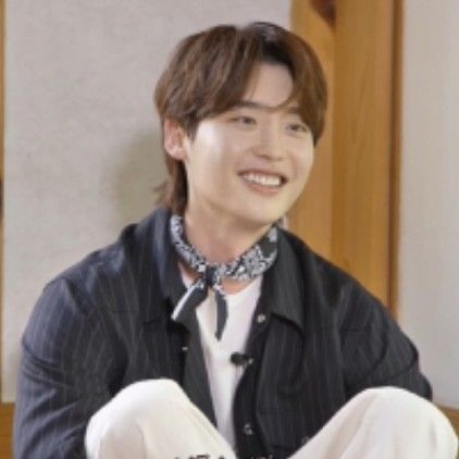 A moment captured by a fan of Lee Jongsuk