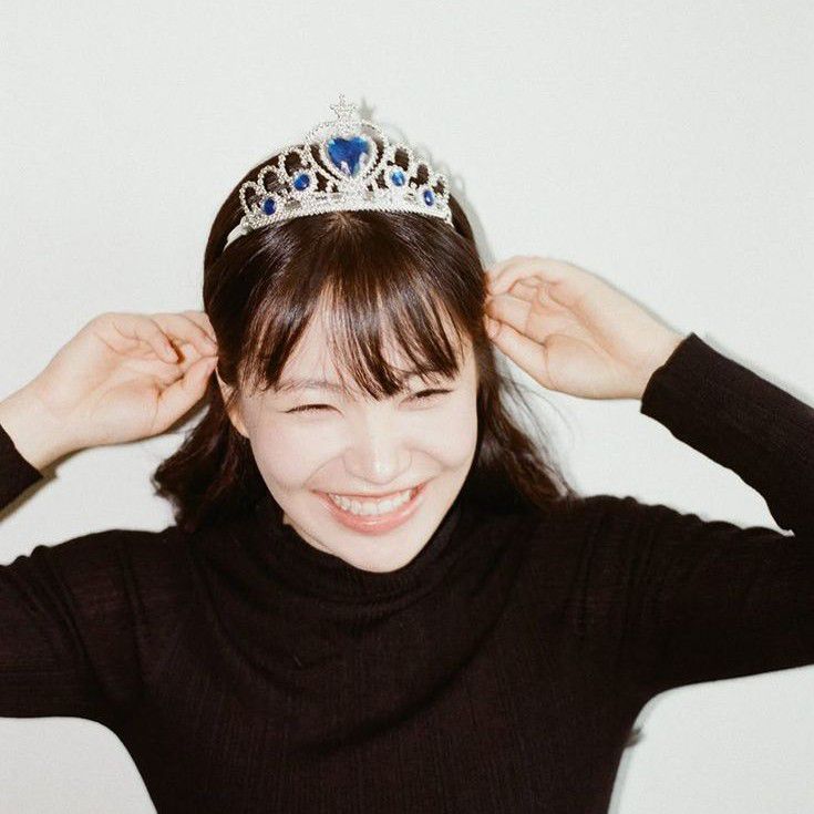 Recent activity shot of Yeri (1999)