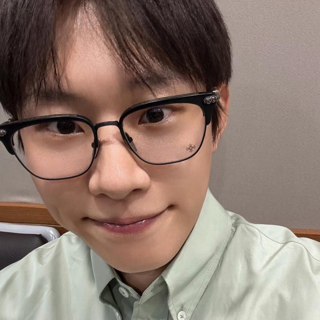 A moment captured by a fan of Kim Sungcheol