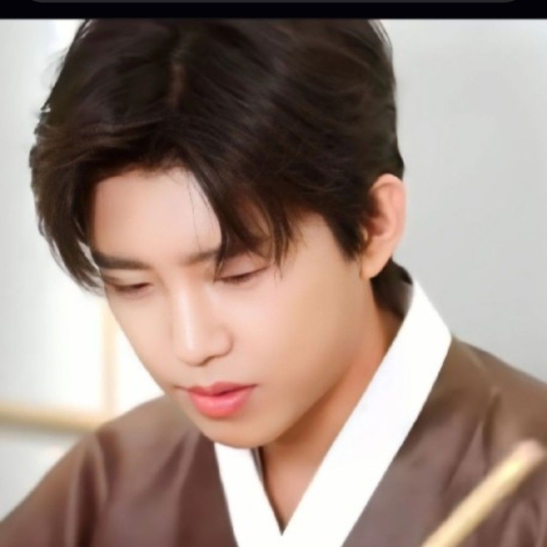 Behind-the-scenes cut of Lim Youngwoong