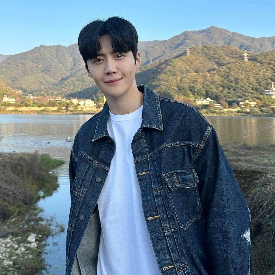 金宣虎的最新照片