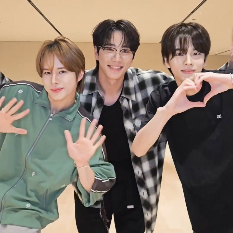 Behind-the-scenes cut of Lee Junyoung