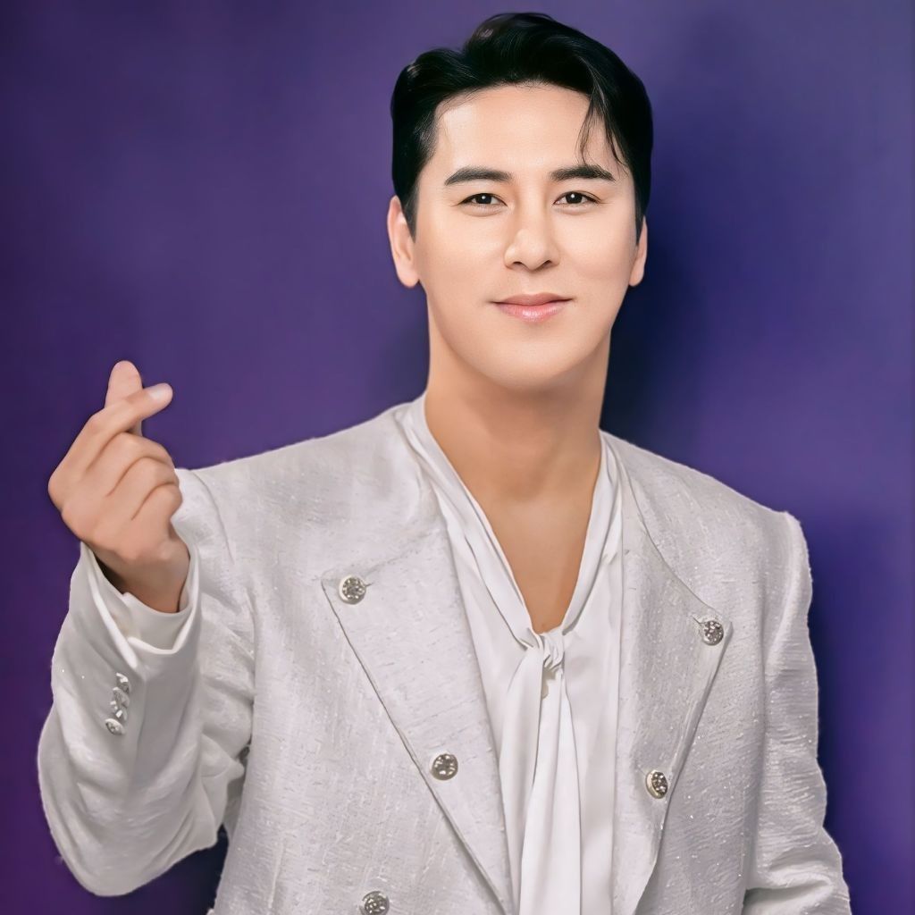 Recent activity shot of Jang Minho