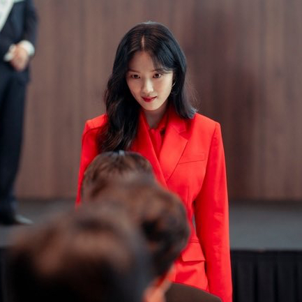 Behind-the-scenes cut of Kim Hyeyoon