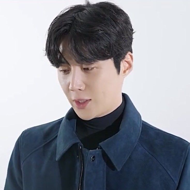 Behind-the-scenes cut of Kim Seonho