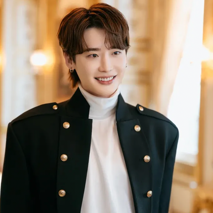 Behind-the-scenes cut of Lee Jongsuk