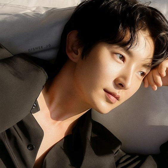 Latest photo of Lee Joongi