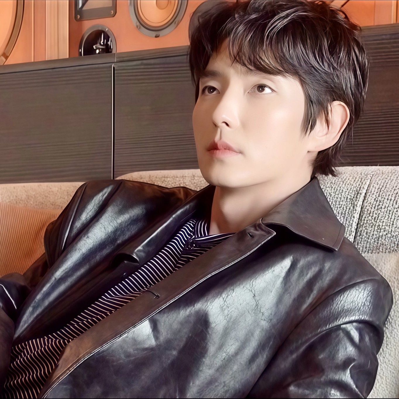 Behind-the-scenes cut of Lee Joongi