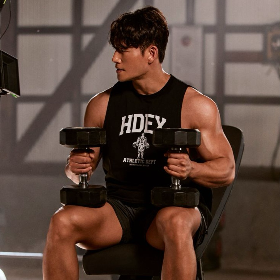 Behind-the-scenes cut of Kim Jongkook