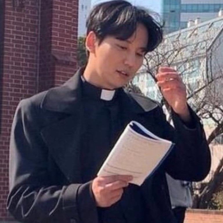 Behind-the-scenes cut of Kim Namgil