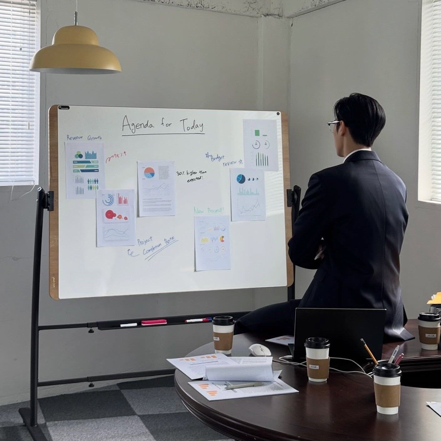 A moment captured by a fan of Park Seoham