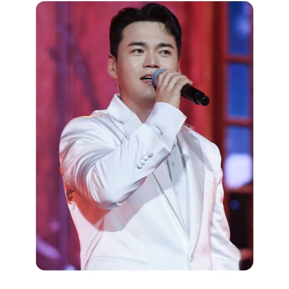 Behind-the-scenes cut of Lee Jung