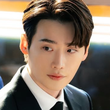 Recent activity shot of Lee Jongsuk