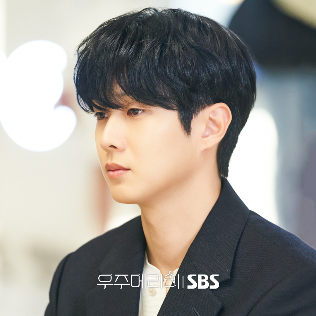 A moment captured by a fan of Choi Wooshik