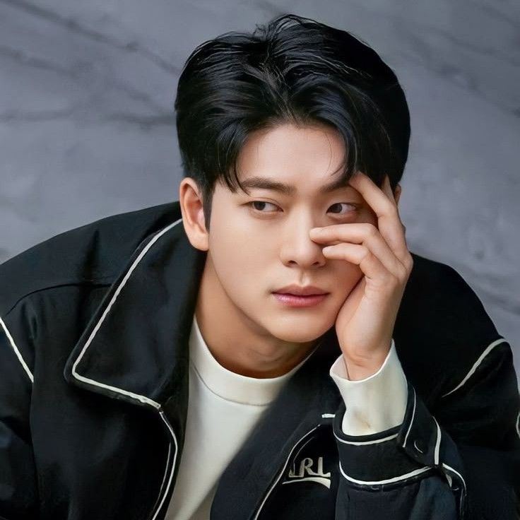 A moment captured by a fan of Kang Taeoh