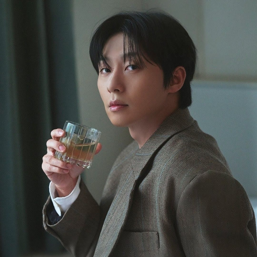 Behind-the-scenes cut of Park Seojoon