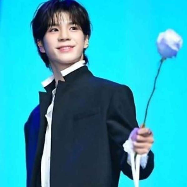 Behind-the-scenes cut of Jeong Dongwon
