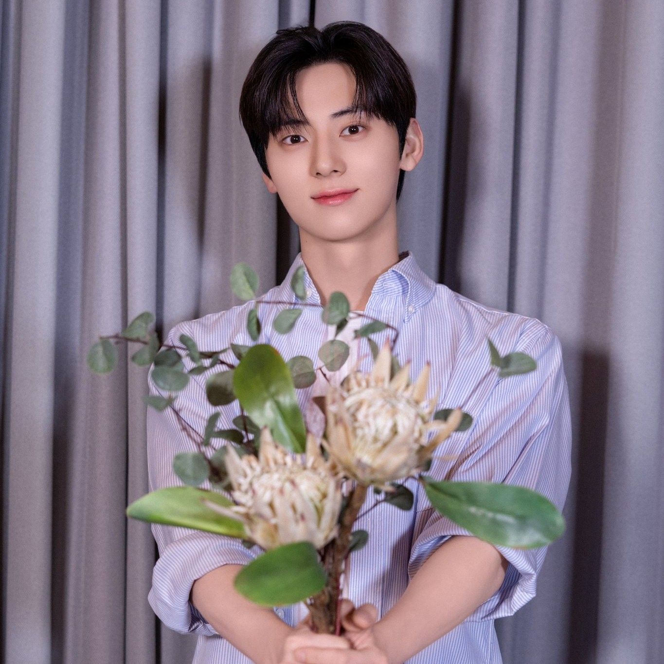A moment captured by a fan of Hwang Minhyun