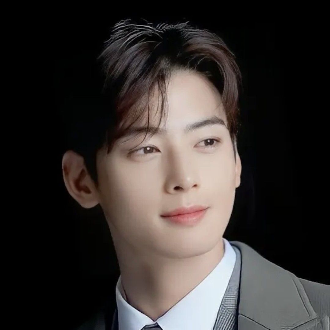 Latest photo of Cha Eunwoo