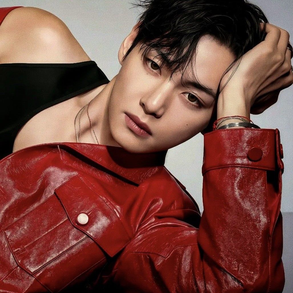 Recent activity shot of Kim Taehyung (V)