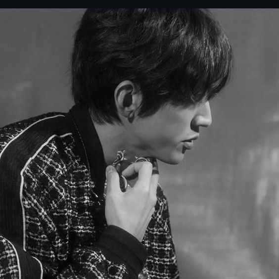 李承允的最新照片