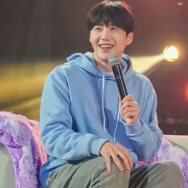 Latest photo of Kim Seonho