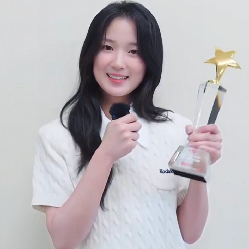 Recent activity shot of Kim Hyeyoon