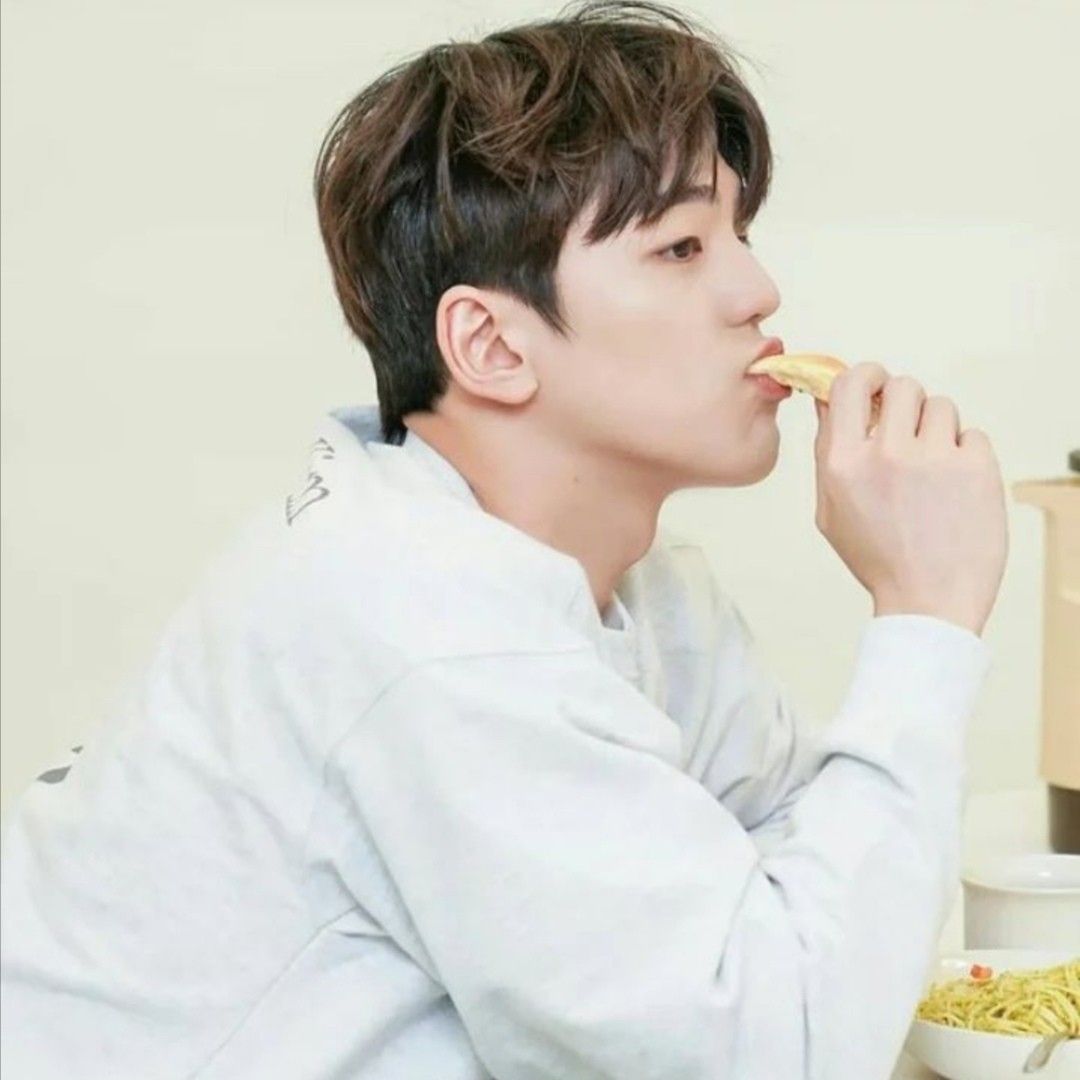 A moment captured by a fan of Kim Minkyu
