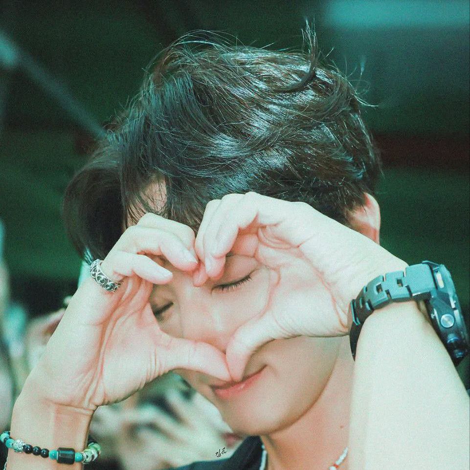 A moment captured by a fan of Lee Joongi