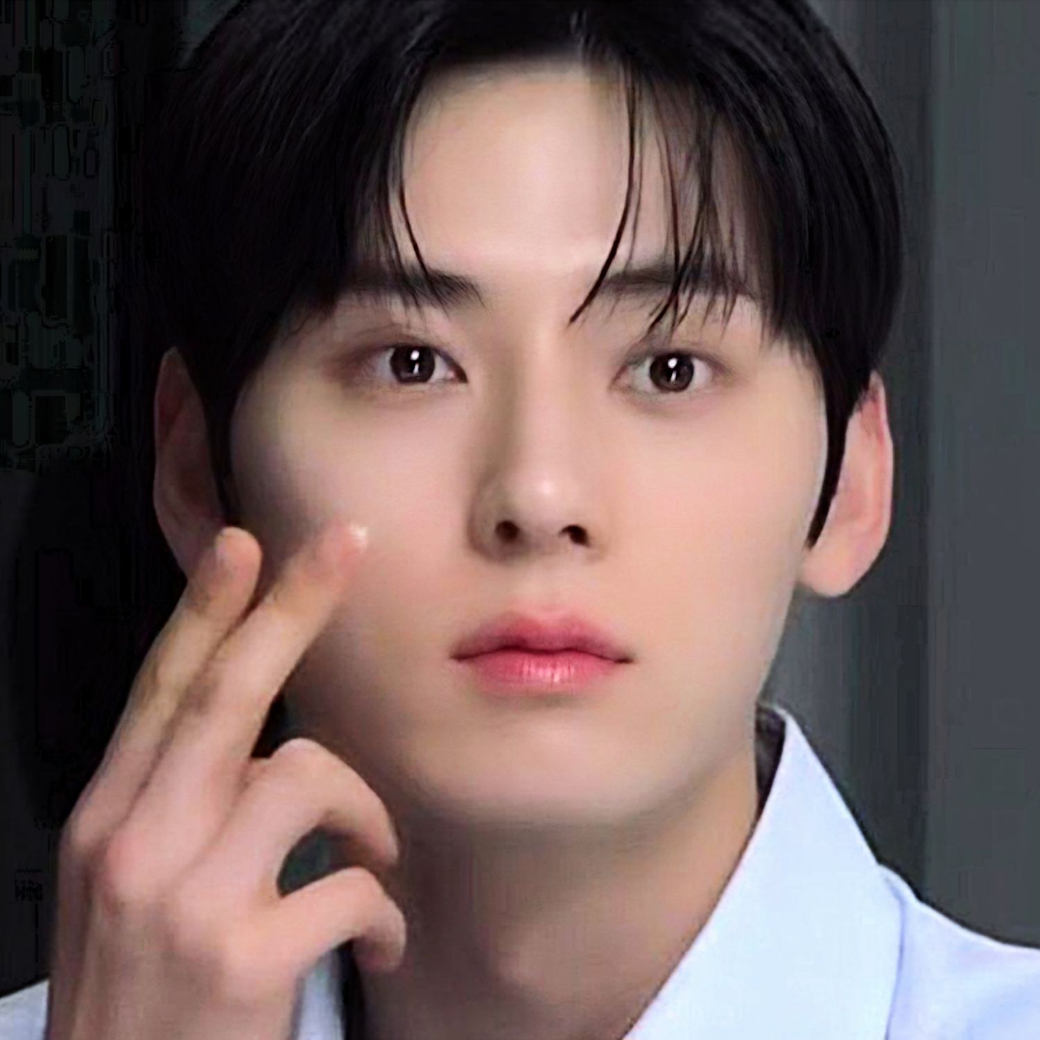 Recent activity shot of Hwang Minhyun