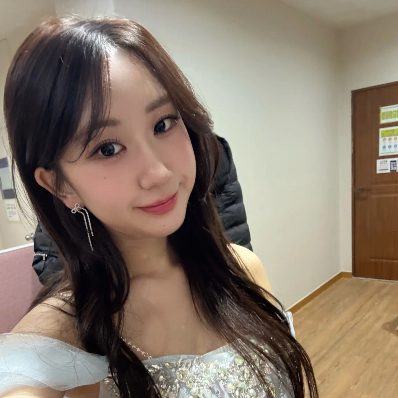 Cuplikan di balik layar dari Jeon Yujin