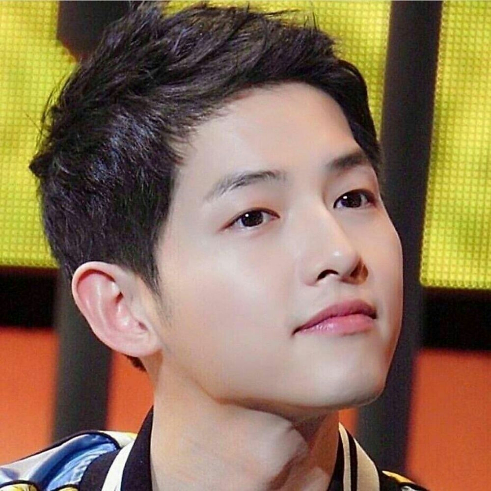 A moment captured by a fan of Song Joongki