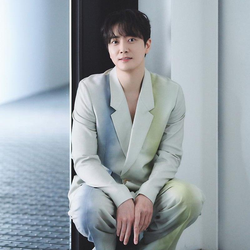 Behind-the-scenes cut of Lee Joonhyuk