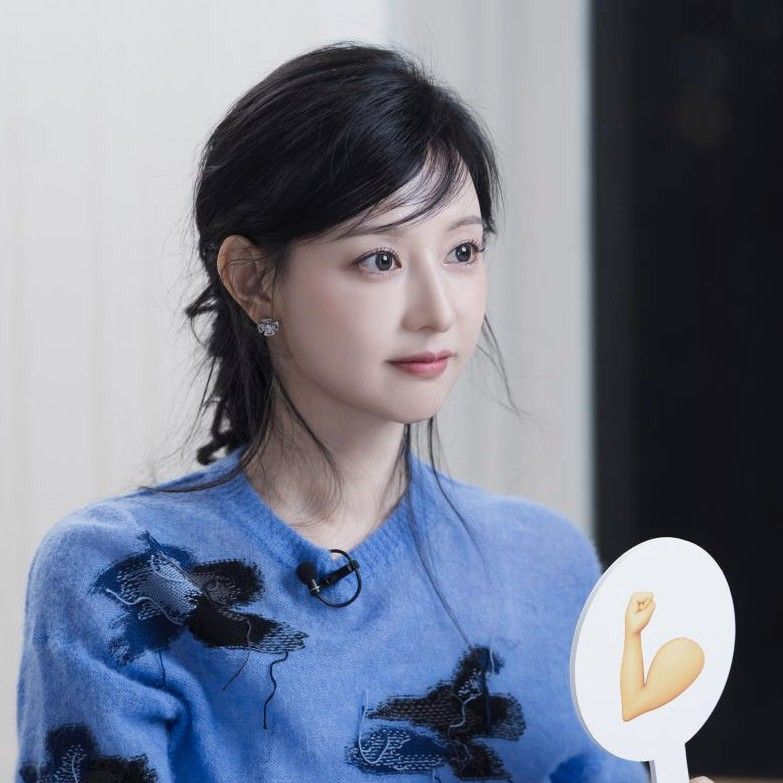Behind-the-scenes cut of Kim Jiwon