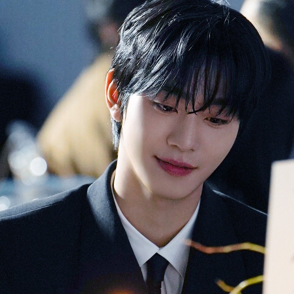 粉丝拍下的安孝燮瞬间