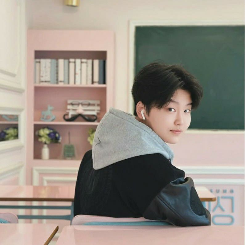 A moment captured by a fan of Park Sungon