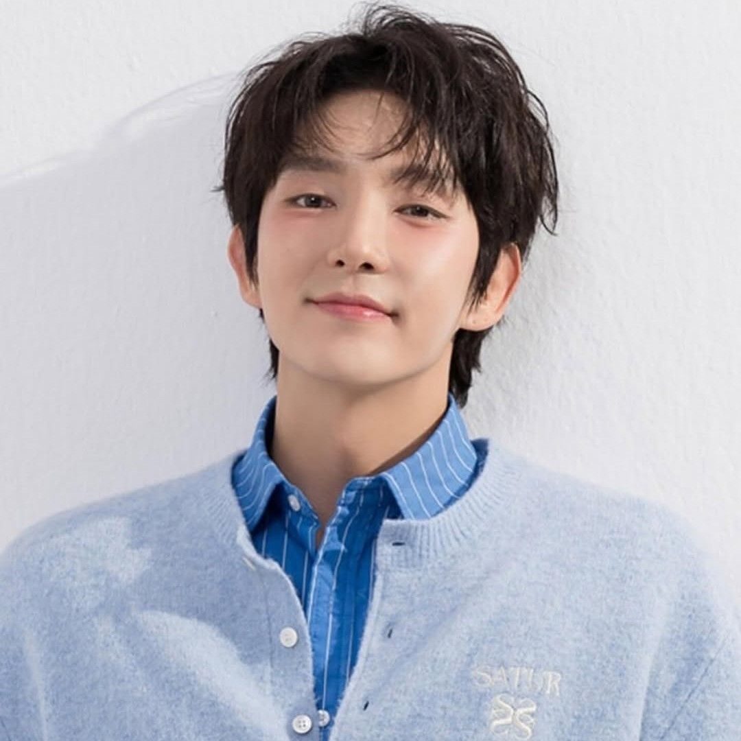 Recent activity shot of Lee Joongi