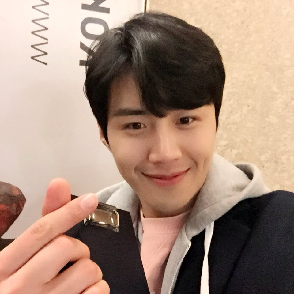 Behind-the-scenes cut of Kim Seonho